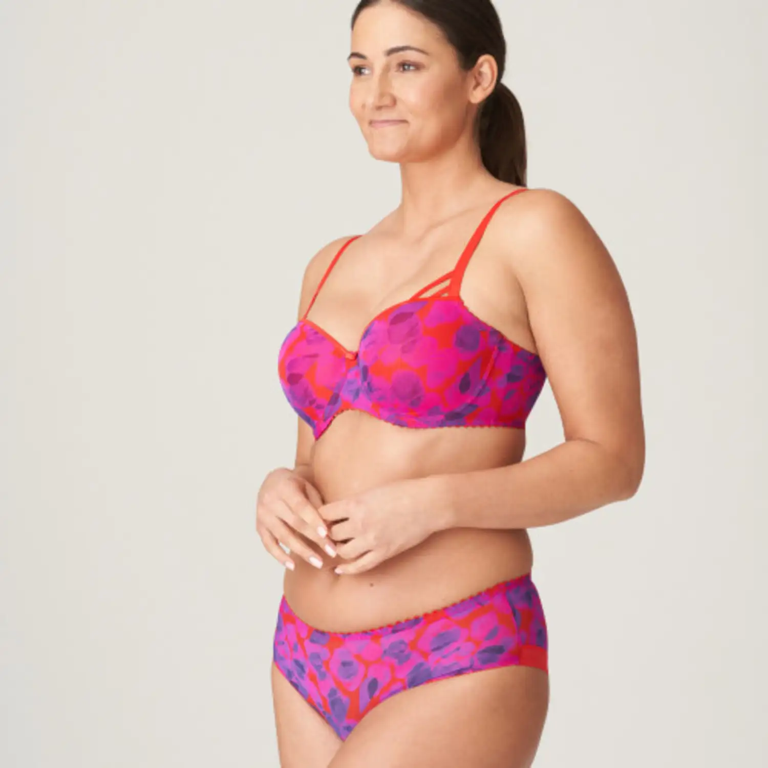 eservices_primadonna_twist-lingerie-balcony_bra-lenox_hill-0242272-red-2_3570695_big_image.jpeg