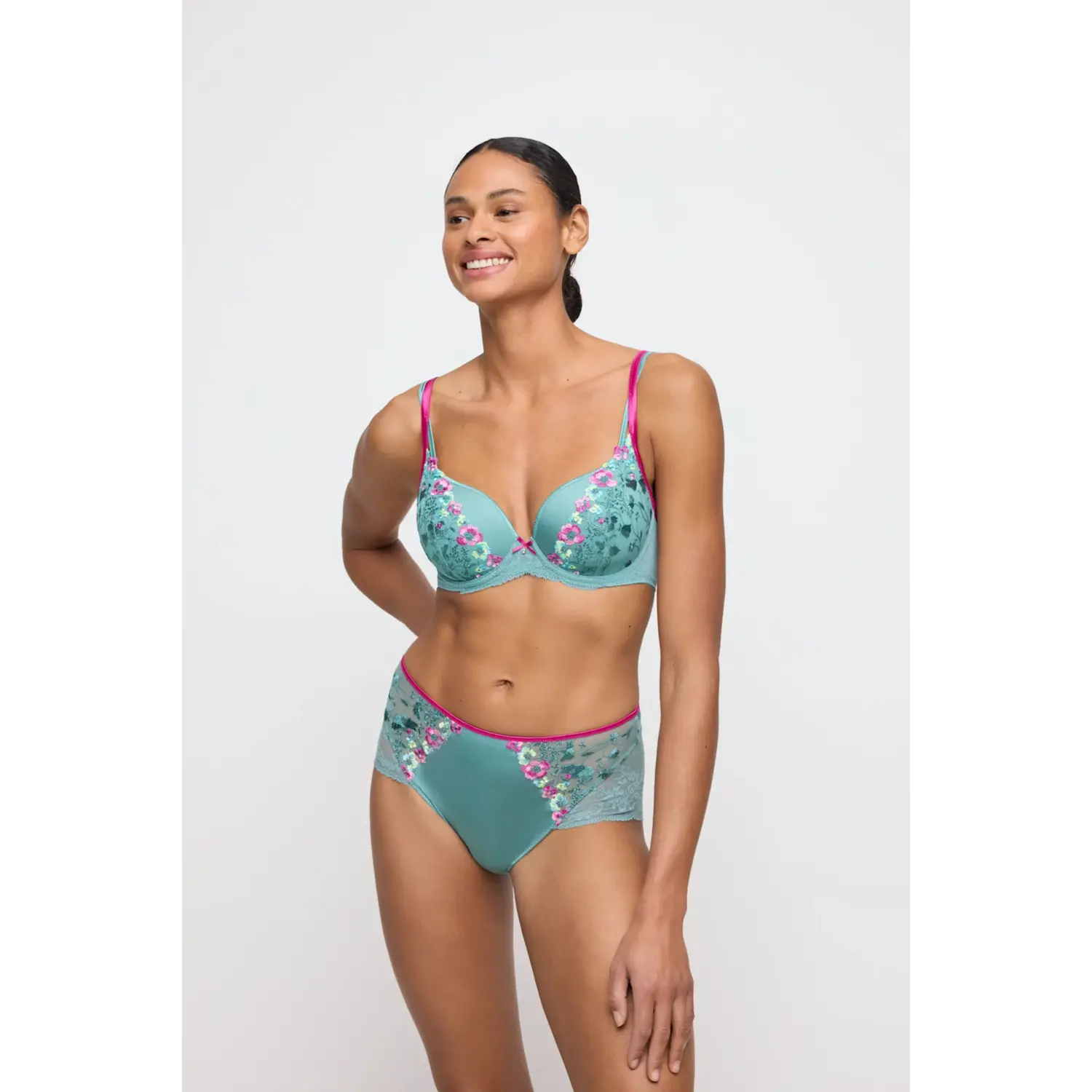 ter_mull_ondermode-lingerie-padded_brafull_briefs-lizelot-0102896-green0502891-green-328184_big_image.webp
